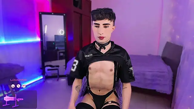 Онлайн чат XXX SebastianHilton