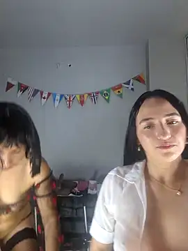 Naty_wet_17's Live XXX Chat