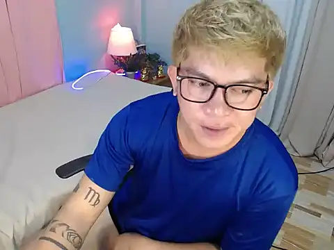 Fuckboii_intown webkamerás műsora