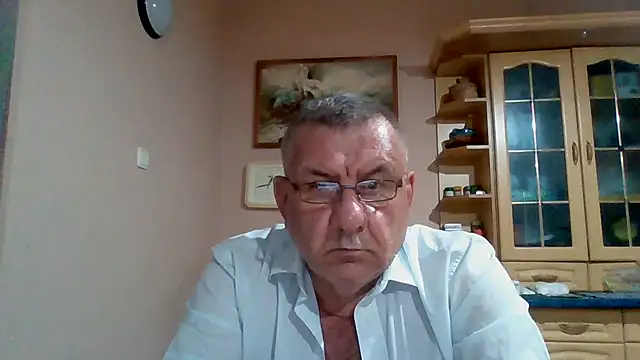 Онлайн чат XXX machomale3