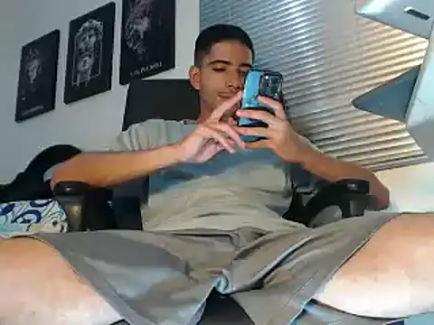 צ'אט XXX בשידור חי של Kratoswolf