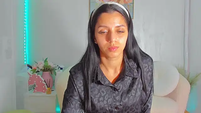 Chatroom XXX en direct de Sarabecker