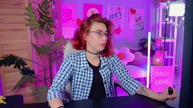 Chatroom XXX en direct de SeraphineDuskryn