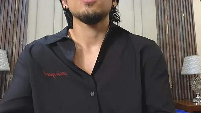 XXX chat uživo modela LatinShortt