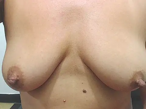 צ'אט XXX בשידור חי של tamara_hottt