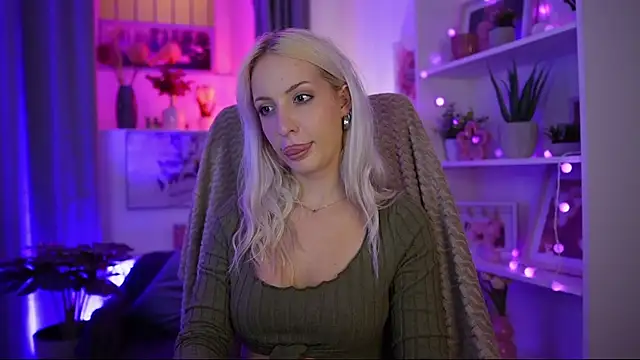 Lucy_Cutie_: онлайн-секс-чат