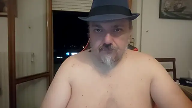 Theitalianpapi webcam show