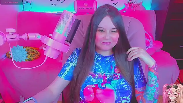 Lolisuccub Chat XXX in diretta