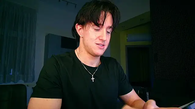 ChristianLevine_ লাইভ XXX চ্যাট