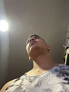 OliverWest04 – Live XXX-chat