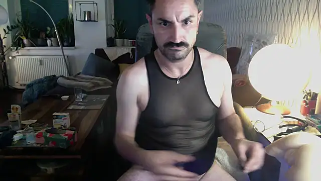 Chat XXX en directo de tomz0819