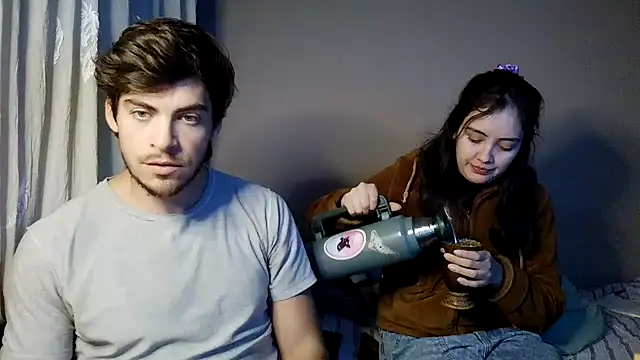 צ'אט XXX בשידור חי של AishaGeisha
