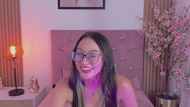 ravena_queen's Live XXX Chat
