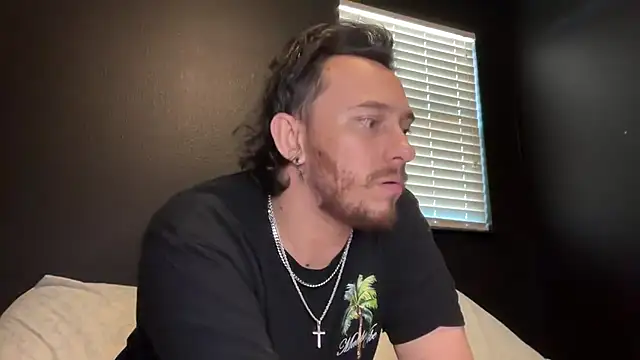 צ'אט XXX בש ידור חי של Mikecloudyhawk