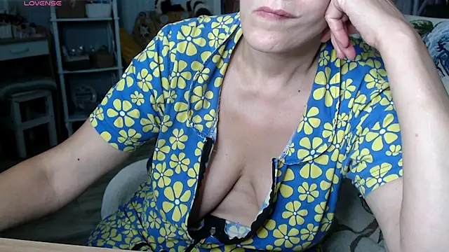 BloomingAllure's Live XXX Chat