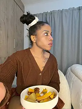 دردشة Milkypucy الجنسية المباشرة