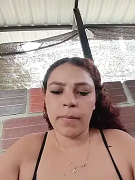 دردشة Mommy-Hot الجنسية المباشرة
