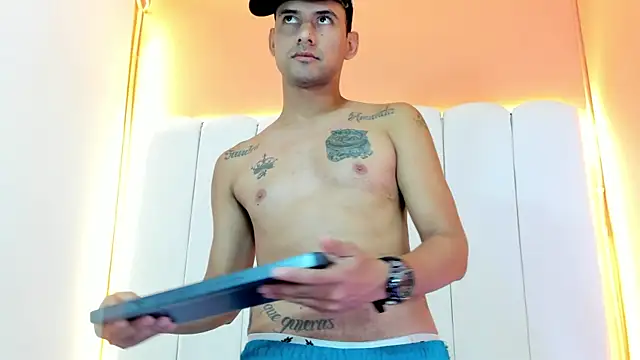 Chat +18 de STEVEN_OS ao vivo