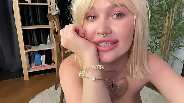 Golden_Aline Webcam Show