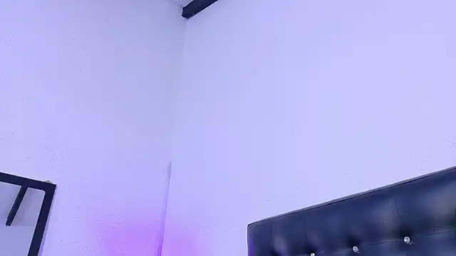 Chat +18 de Skinny_hottie18 ao vivo