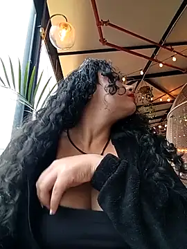 צ'אט XXX בשידור חי של Yaya_watson