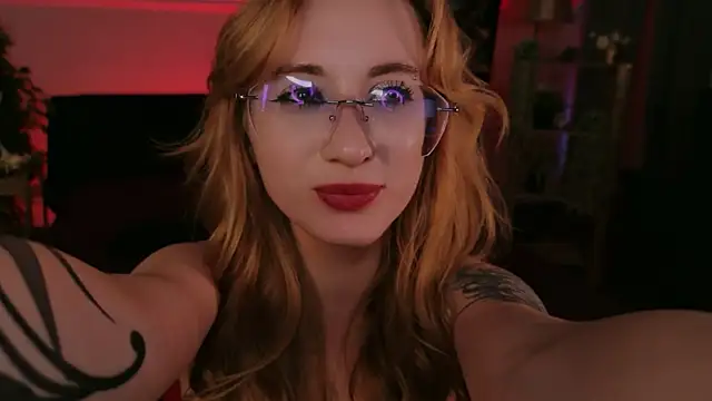 WICKEDEMBER Live XXX Chat