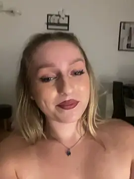 KiraBloom66 Webcam-Show