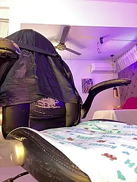 Auri__ Adlı Modelin Canlı XXX Sohbeti