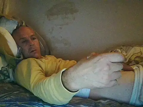 Iulian81 Live XXX-chat