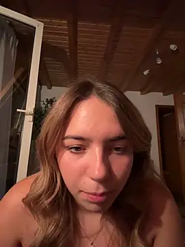 Naomi-Klein – Live XXX-chat