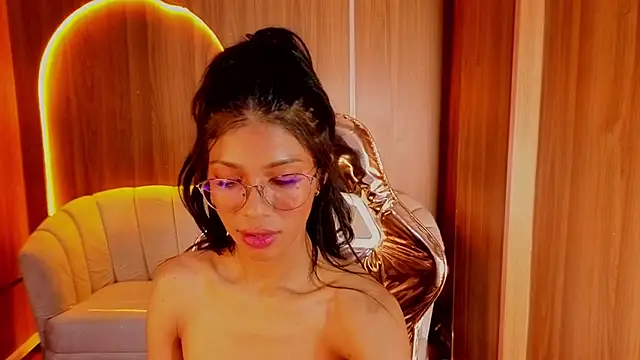 Alina_b_ Adlı Modelin Canlı XXX Sohbeti