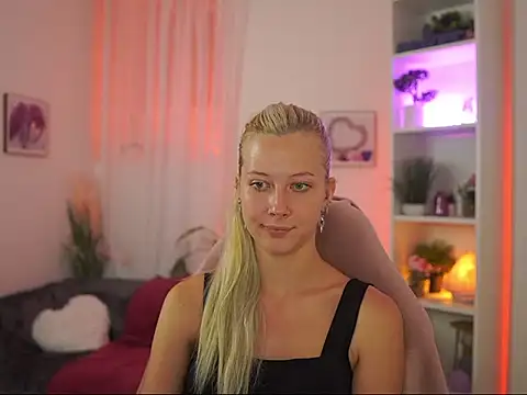EmilySwann_ Adlı Modelin Canlı XXX Sohbeti