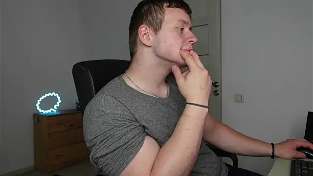 XXX chat uživo modela Richard_Dullas