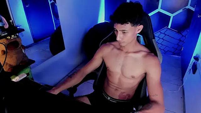 MaxiimoRomano_'s Live XXX Chat