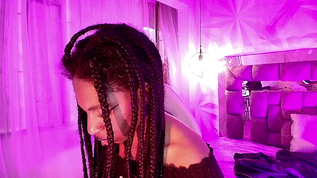 Queen_perla_ Adlı Modelin Canlı XXX Sohbeti