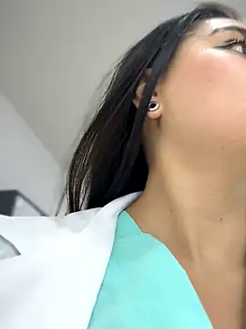 Chat +18 de CAROLINE__07 ao vivo