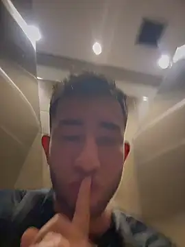liam_bronw's Live XXX Chat