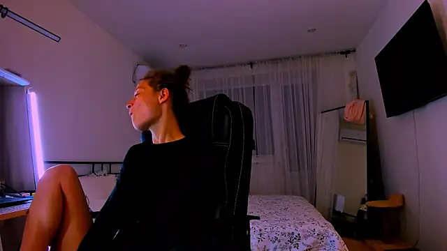 MiaPrecious' Live XXX Chat