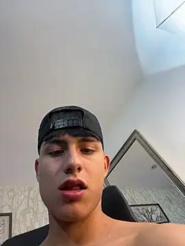 Lander_Cruz Live XXX-chat