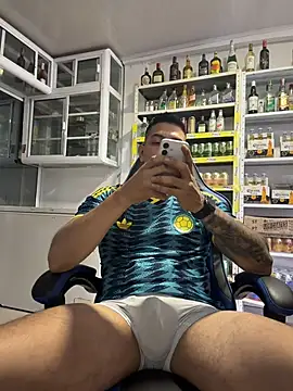 OliverWest04's Live XXX Chat