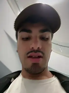 XXX chat uživo modela Big_Snake77
