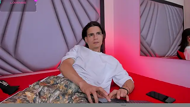 Martshall09 élő XXX-chatje