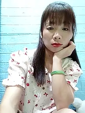 AmyLinee01 即時 XXX 聊天