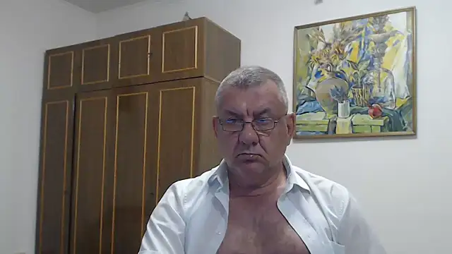 machomale3 XXX чат на живо