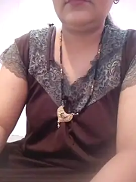 nikkyguddi Chat XXX in diretta