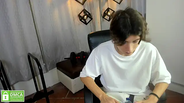 Živý XXX chat Marcoviolet
