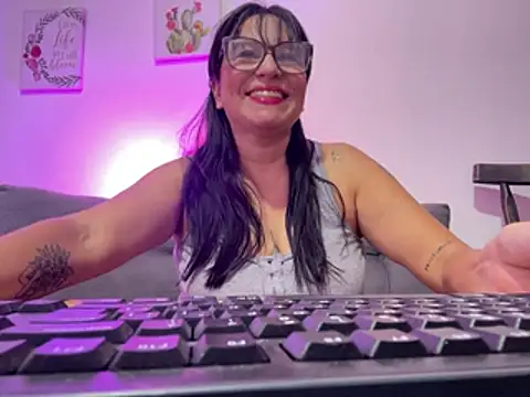 Luna_milf13 Live XXX-Chat