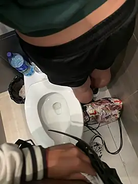 Big_Snake77: διαδικτυακό σόου στην κάμερα