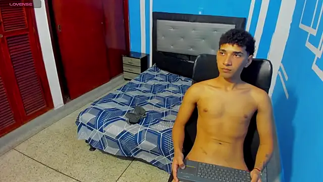 Онлайн чат XXX efrain_boy