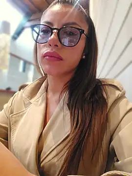 Chatroom XXX en direct de Karen_San_Miguel